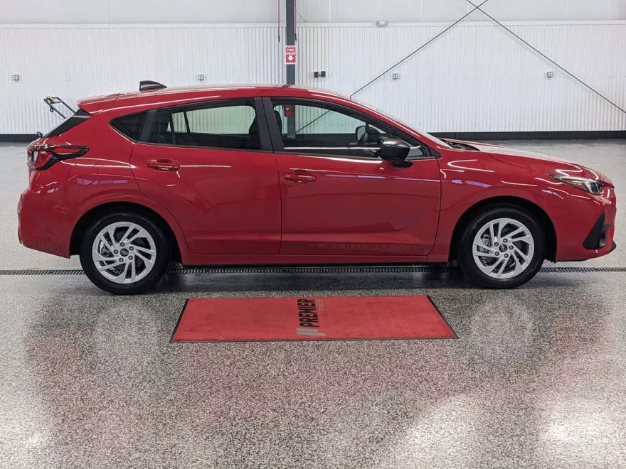 2025 Subaru Impreza Base photo 1