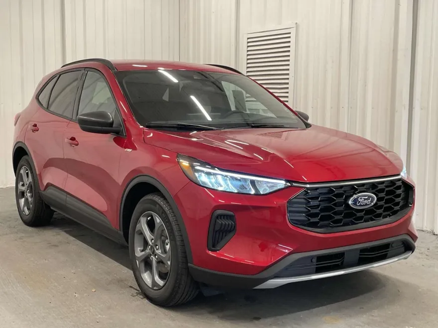 2025 Ford Escape ST-Line photo 1