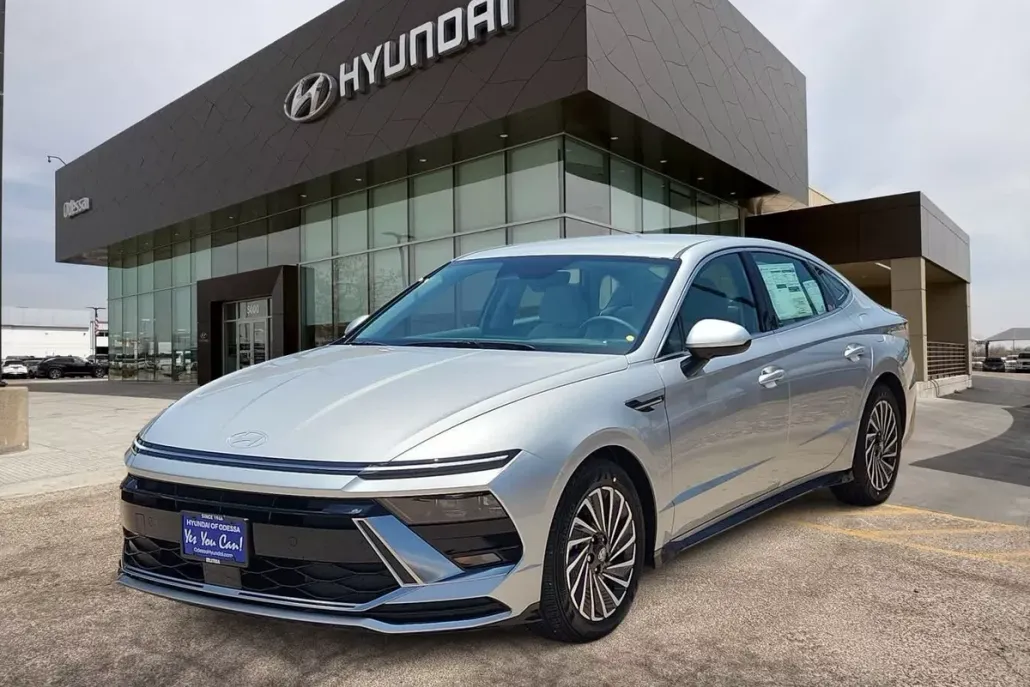 2025 Hyundai Sonata Hybrid SE photo 1