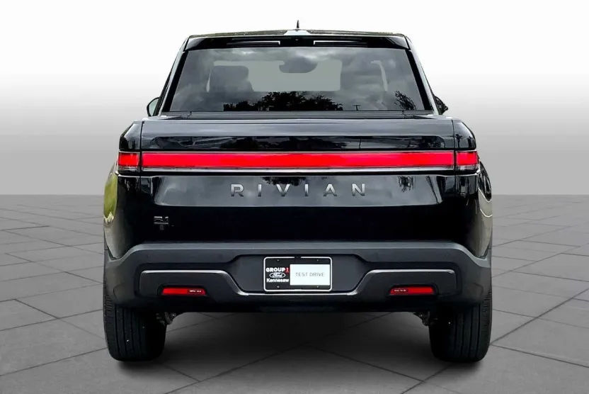2025 Rivian R1T Adventure photo 1