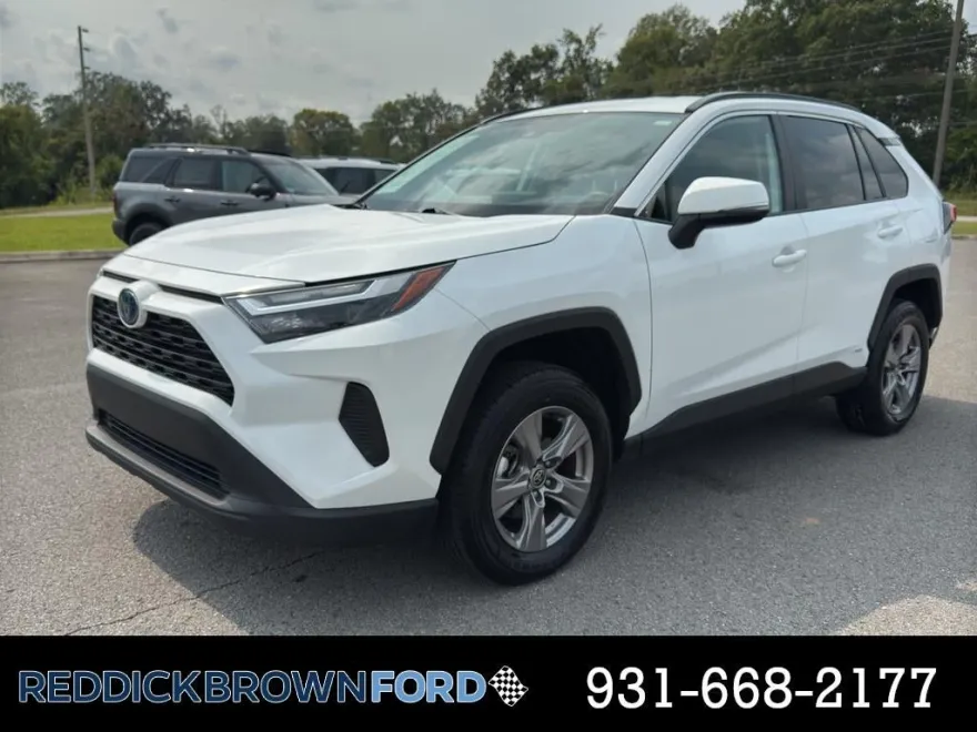 2024 Toyota RAV4 Hybrid XLE photo 1