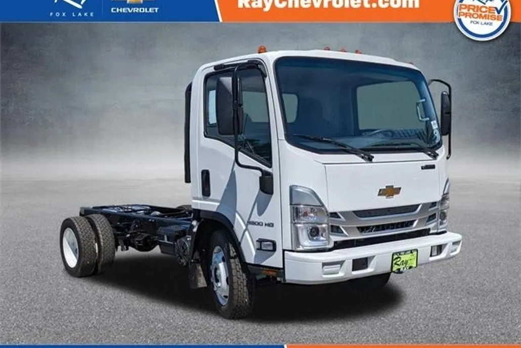 2025 Chevrolet Silverado 4500HD Base photo 1