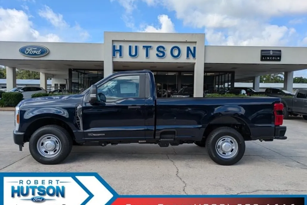 2025 Ford F-350 XL photo 1