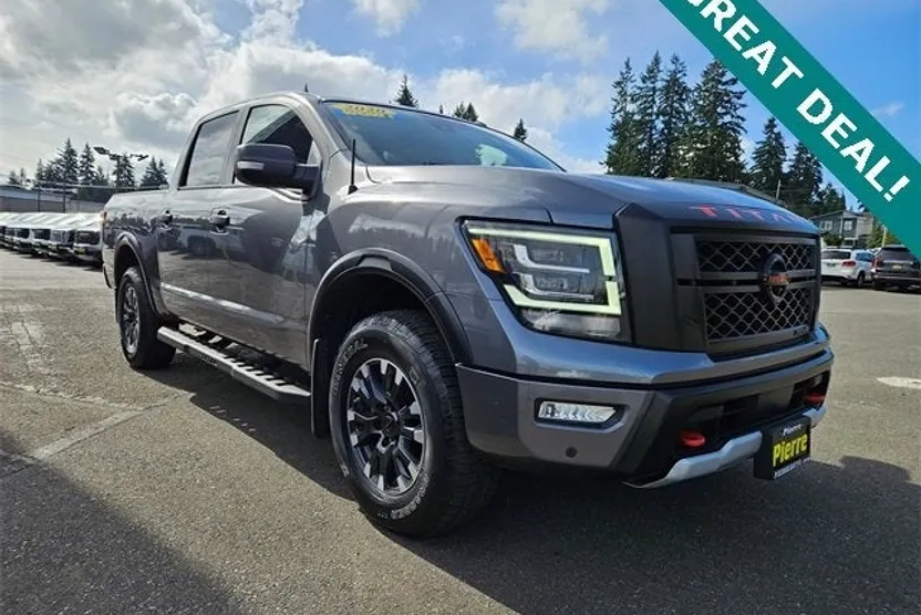 2020 Nissan Titan PRO-4X photo 1