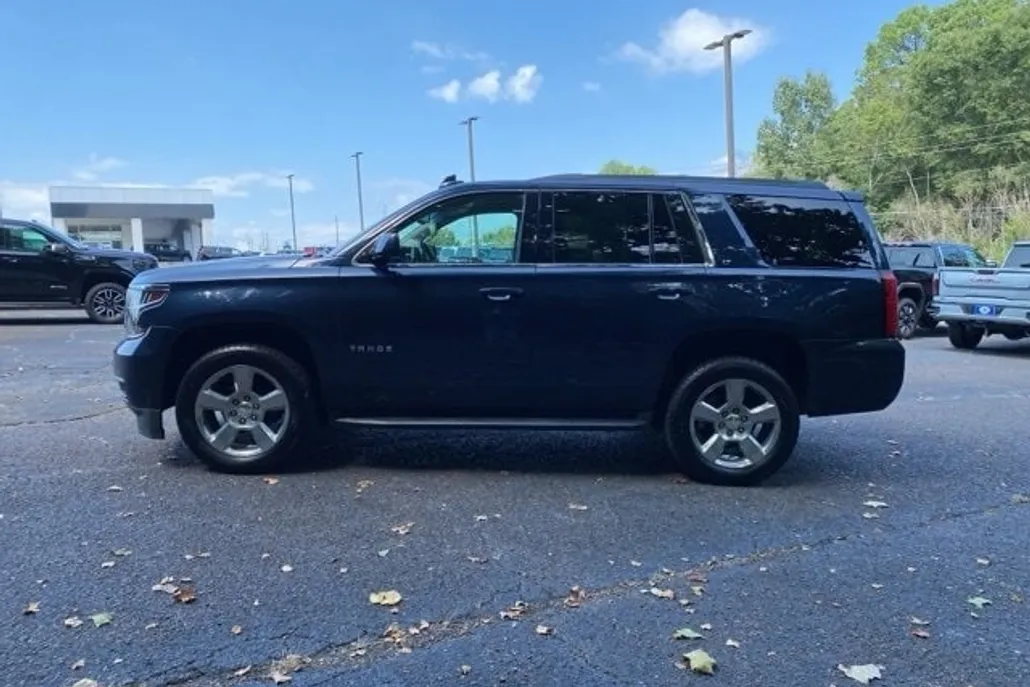 2019 Chevrolet Tahoe LT photo 1