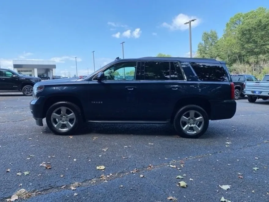2019 Chevrolet Tahoe LT photo 1