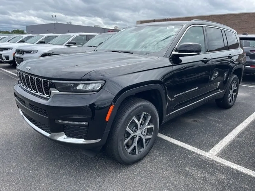 2025 Jeep Grand Cherokee Limited photo 1