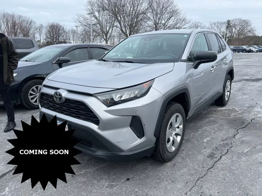 2022 Toyota RAV4 LE photo 1