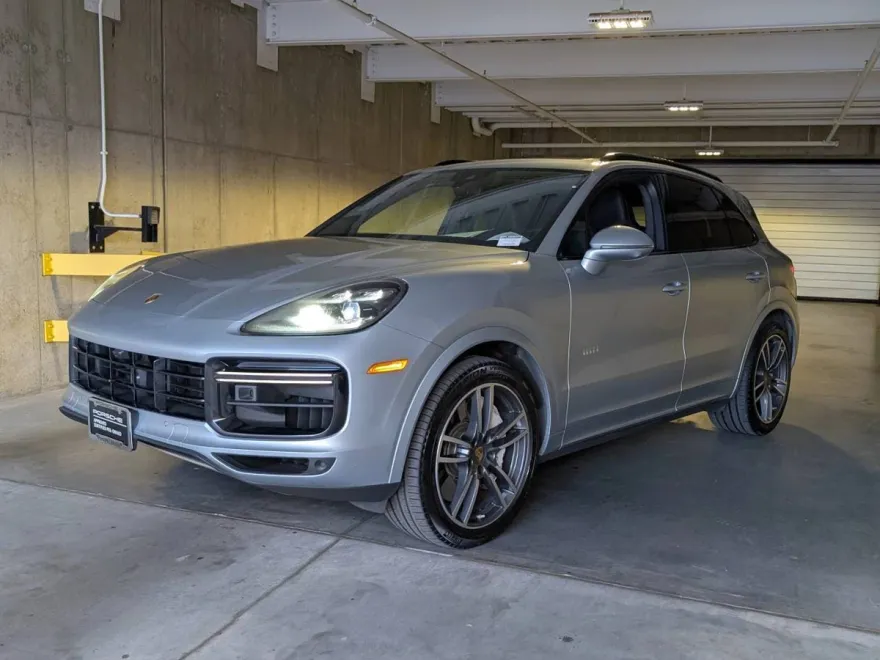 2020 Porsche Cayenne Turbo photo 1