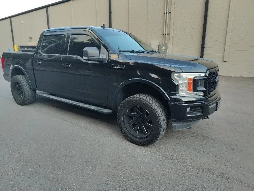 2020 Ford F-150 XLT photo 1