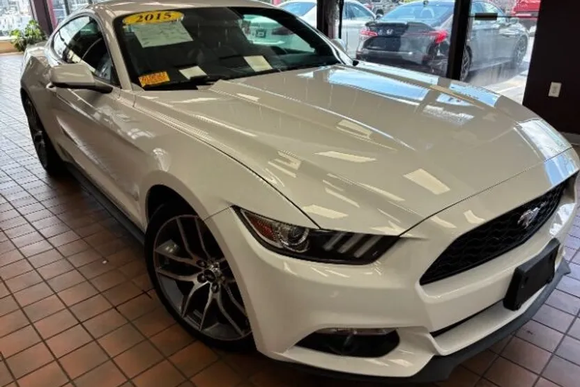 2015 Ford Mustang EcoBoost photo 1