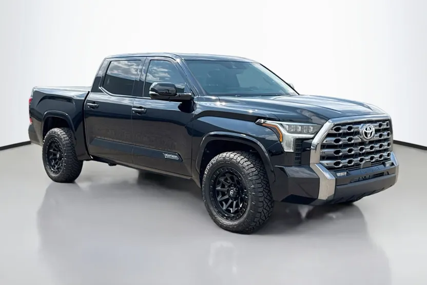 2024 Toyota Tundra Platinum CrewMax photo 1