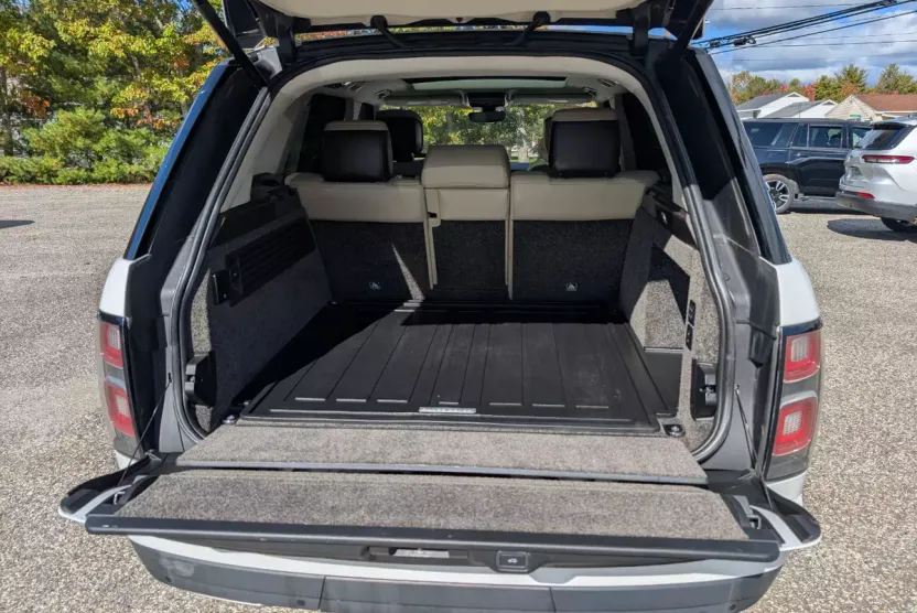 2020 Land Rover Range Rover HSE photo 1