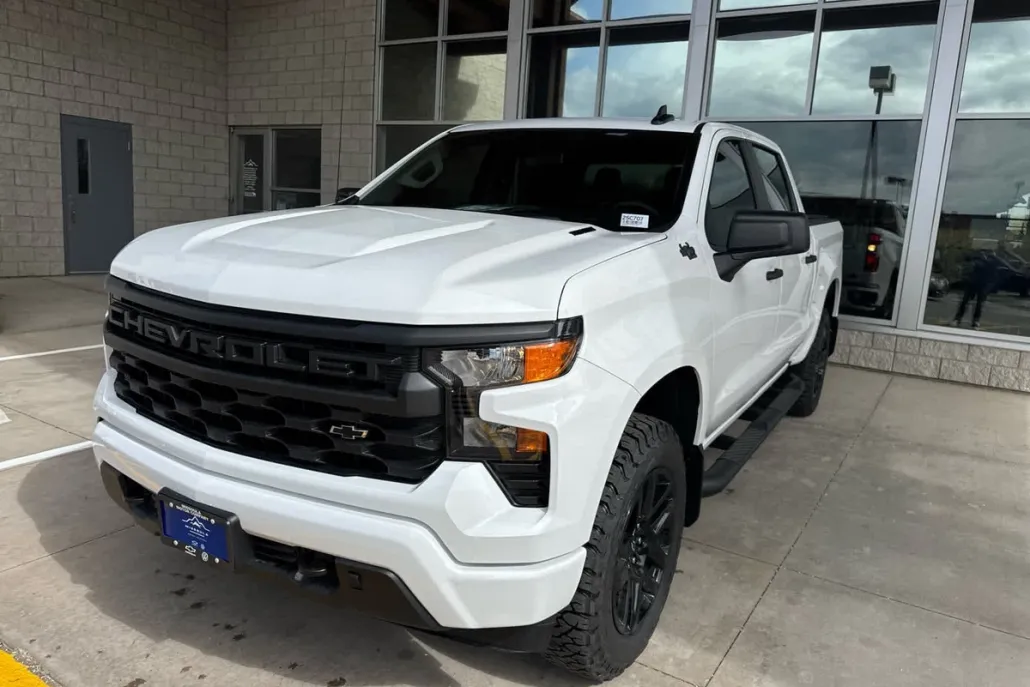 2025 Chevrolet Silverado 1500 Custom photo 1