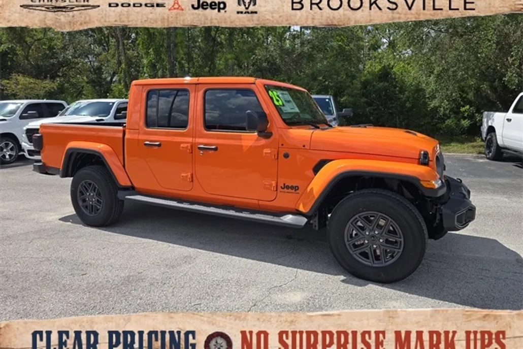 2025 Jeep Gladiator Sport S photo 1