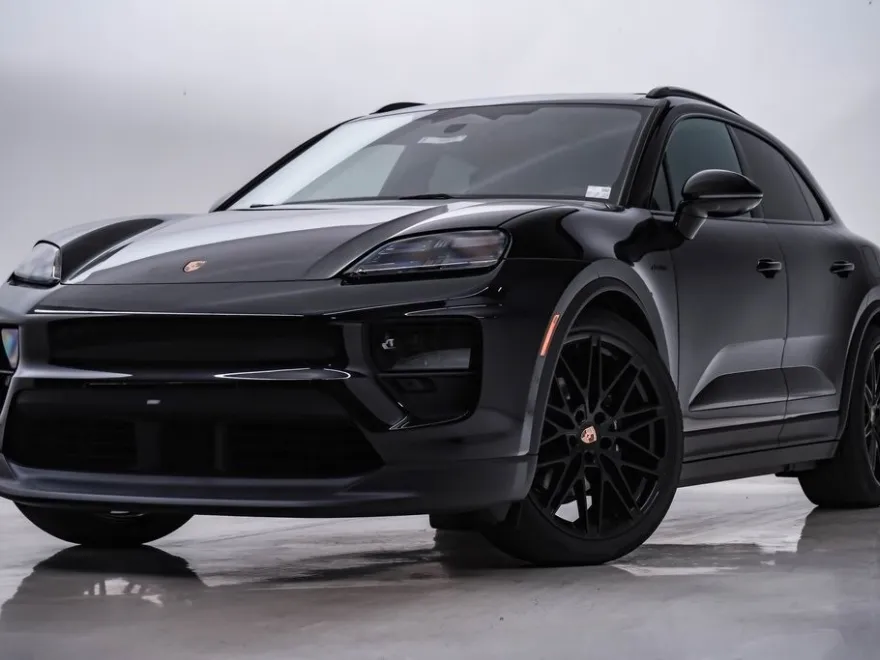 2025 Porsche Macan 4 Electric photo 1