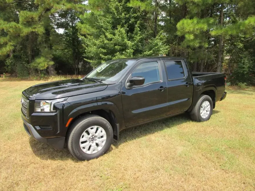 2022 Nissan Frontier SV photo 1