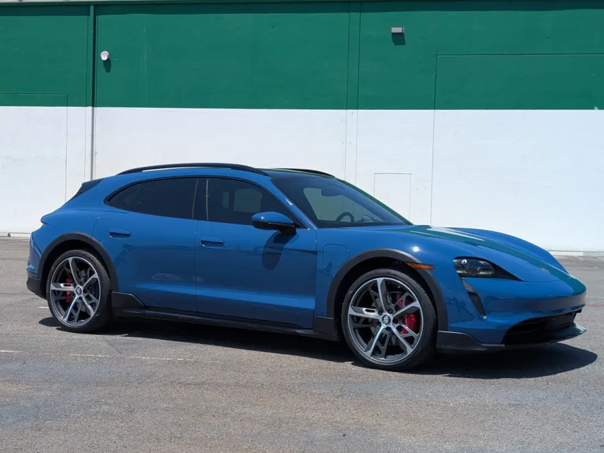 2021 Porsche Taycan 4S Cross Turismo photo 1