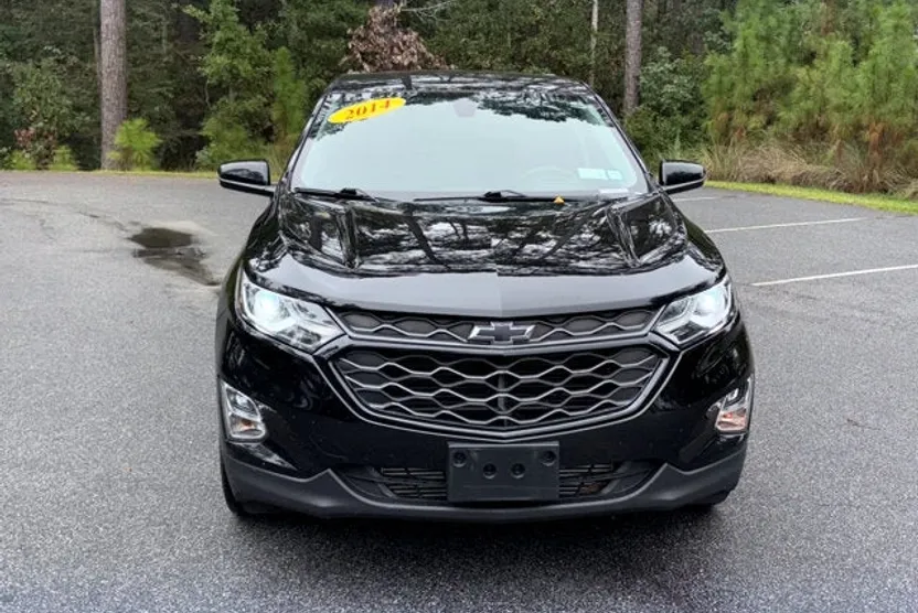 2019 Chevrolet Equinox LT photo 1