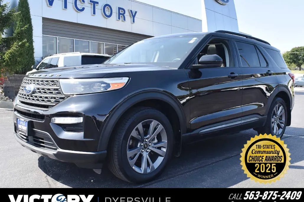 2023 Ford Explorer XLT photo 1