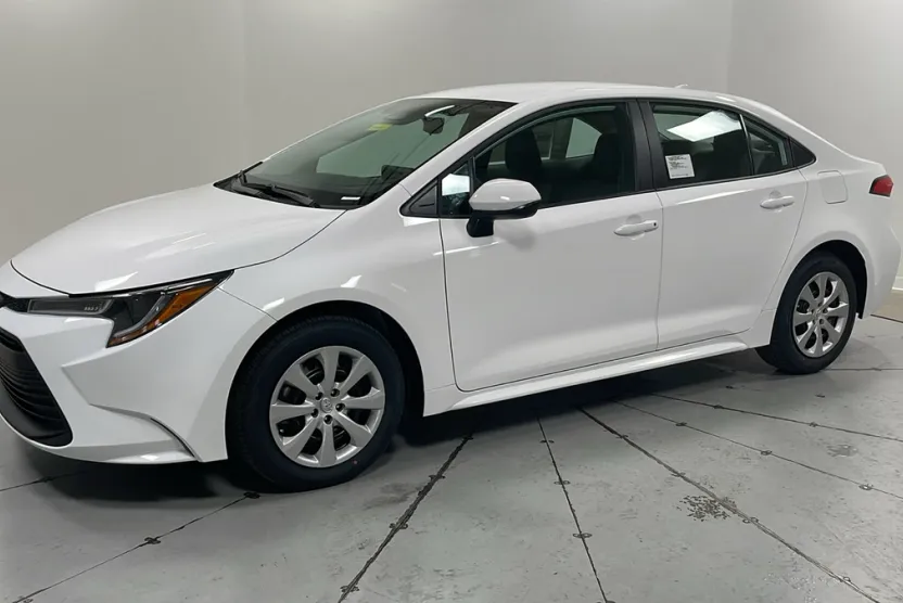 2026 Toyota Corolla LE photo 1