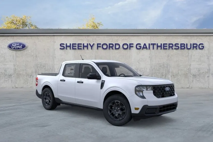 2025 Ford Maverick XLT photo 1