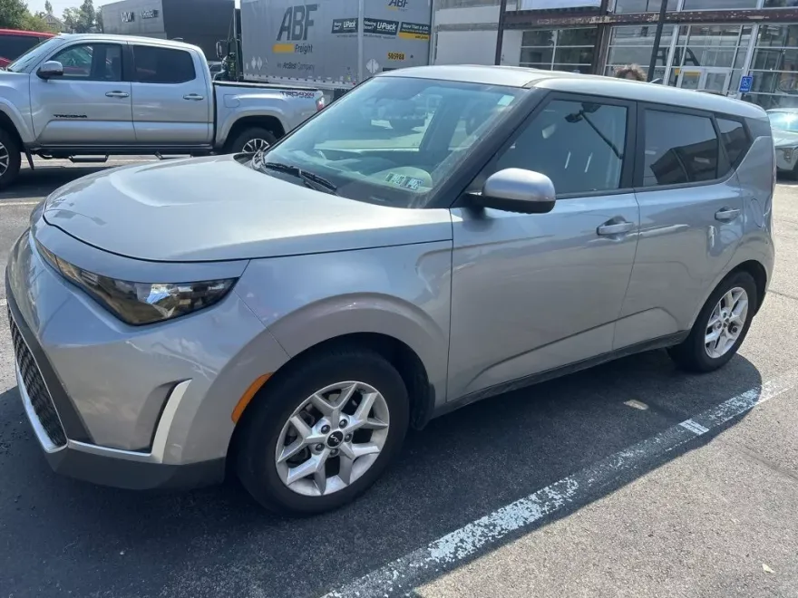 2023 Kia Soul LX Technology photo 1