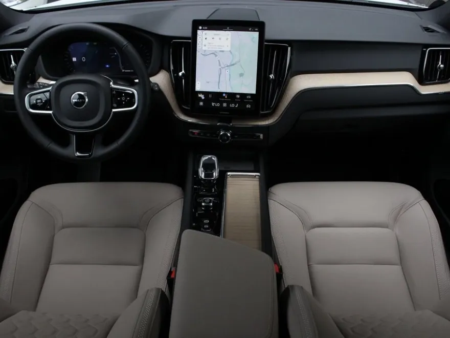 2026 Volvo XC60 B5 Plus photo 1