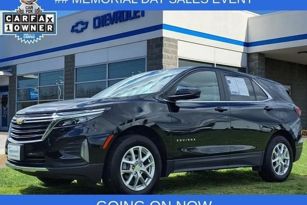 2023 Chevrolet Equinox LT photo 1