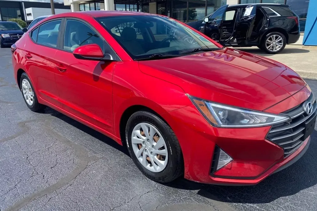 2020 Hyundai Elantra SE photo 1