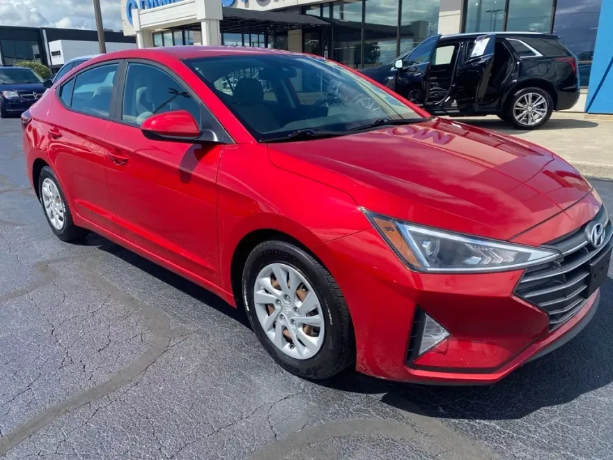 2020 Hyundai Elantra SE photo 1