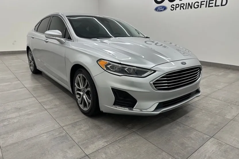 2019 Ford Fusion SEL photo 1