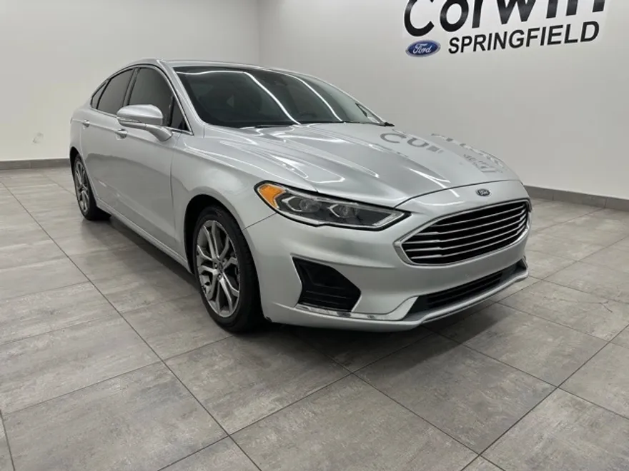 2019 Ford Fusion SEL photo 1