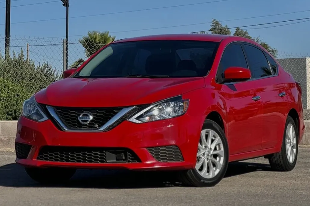 2018 Nissan Sentra SR photo 1
