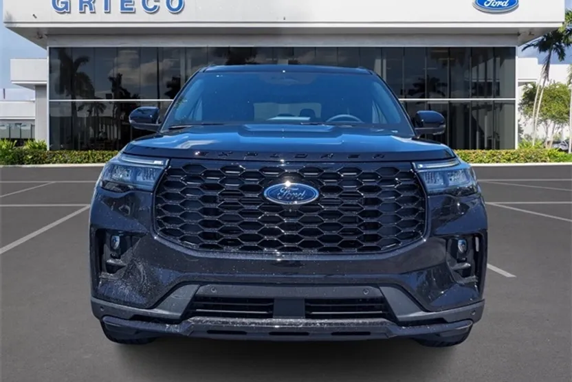 2025 Ford Explorer ST-Line photo 1