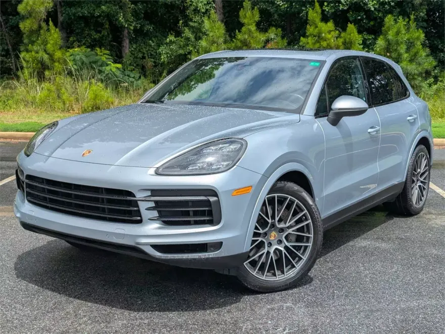 2020 Porsche Cayenne S photo 1