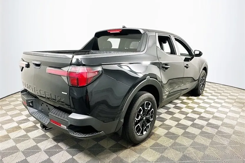 2023 Hyundai Santa Cruz SE photo 1