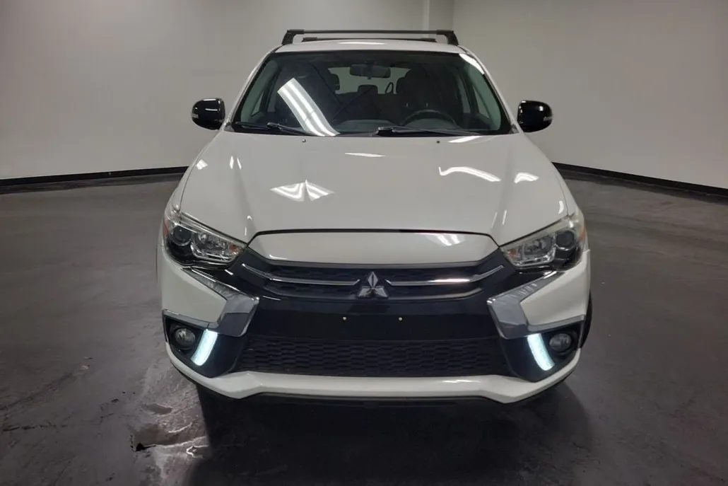 2019 Mitsubishi Outlander Sport LE photo 1