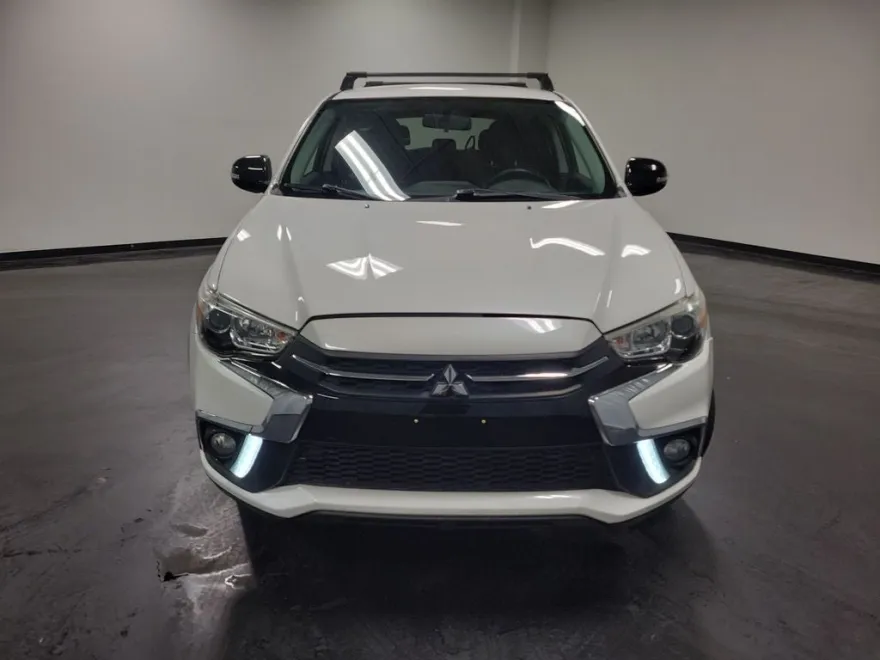 2019 Mitsubishi Outlander Sport LE photo 1