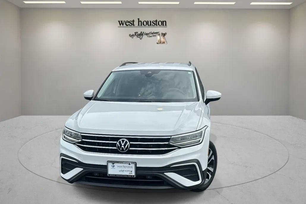 2023 Volkswagen Tiguan S photo 1