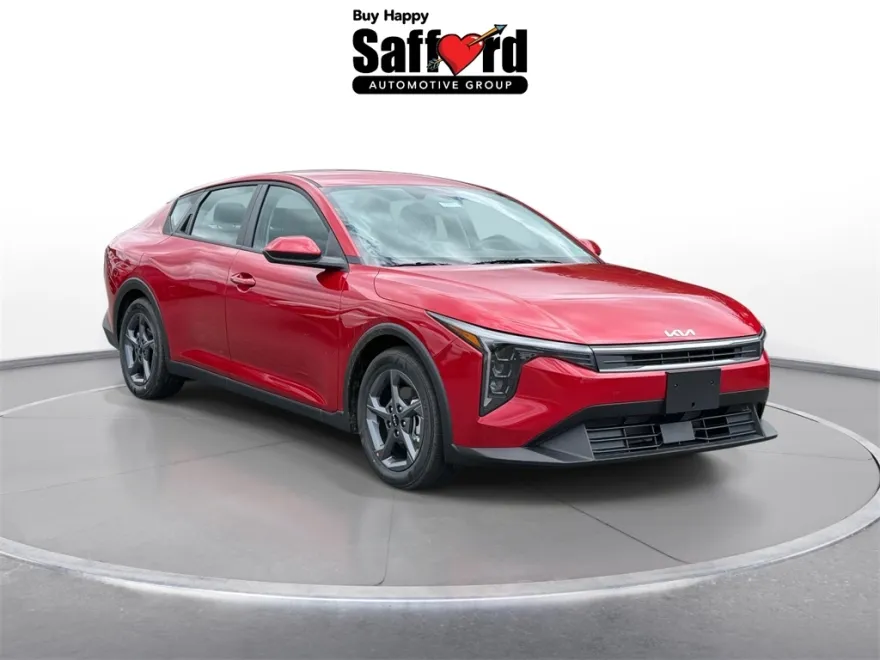 2025 Kia K4 LXS photo 1