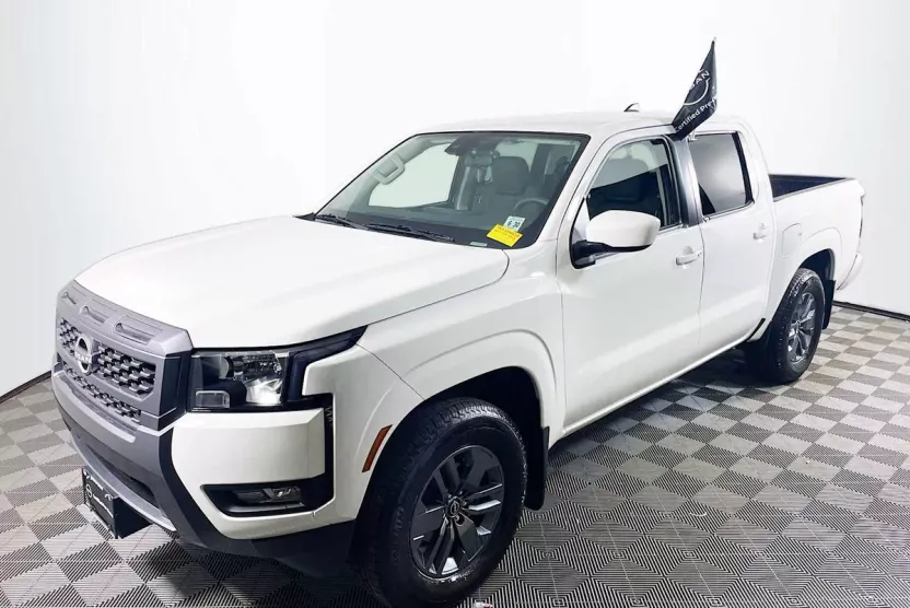 2025 Nissan Frontier SV photo 1