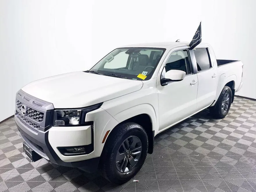 2025 Nissan Frontier SV photo 1