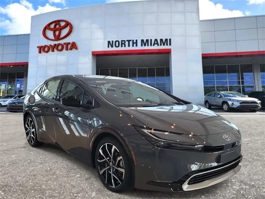 2026 Toyota Prius Plug-in Hybrid XSE photo 1