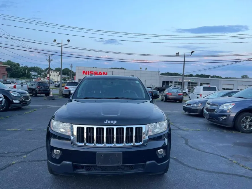2012 Jeep Grand Cherokee Laredo Sport photo 1
