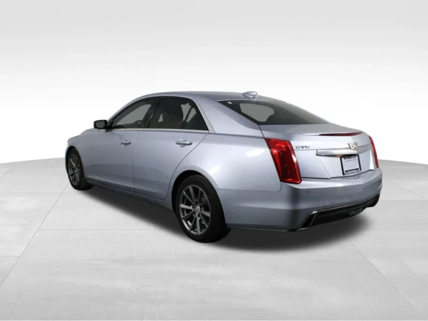 2018 Cadillac CTS Luxury photo 1