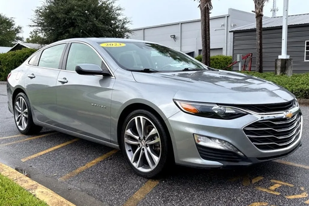 2023 Chevrolet Malibu 1LT photo 1