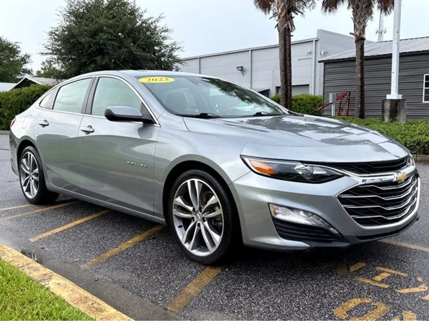 2023 Chevrolet Malibu 1LT photo 1