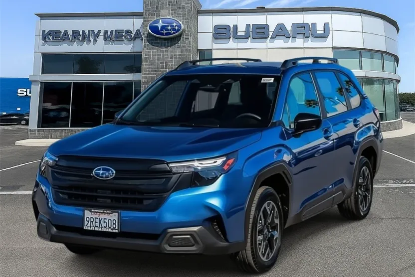 2025 Subaru Forester Base photo 1