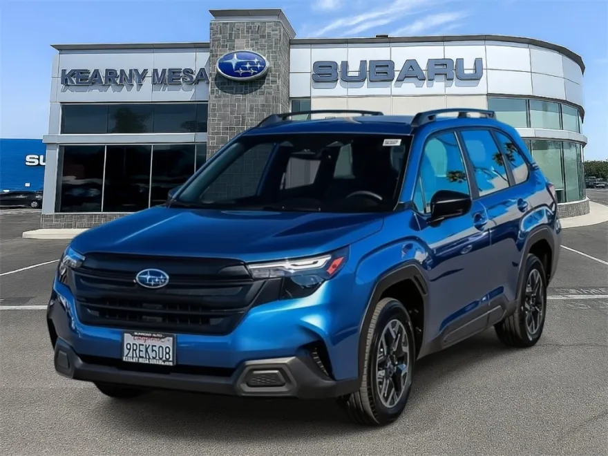 2025 Subaru Forester Base photo 1